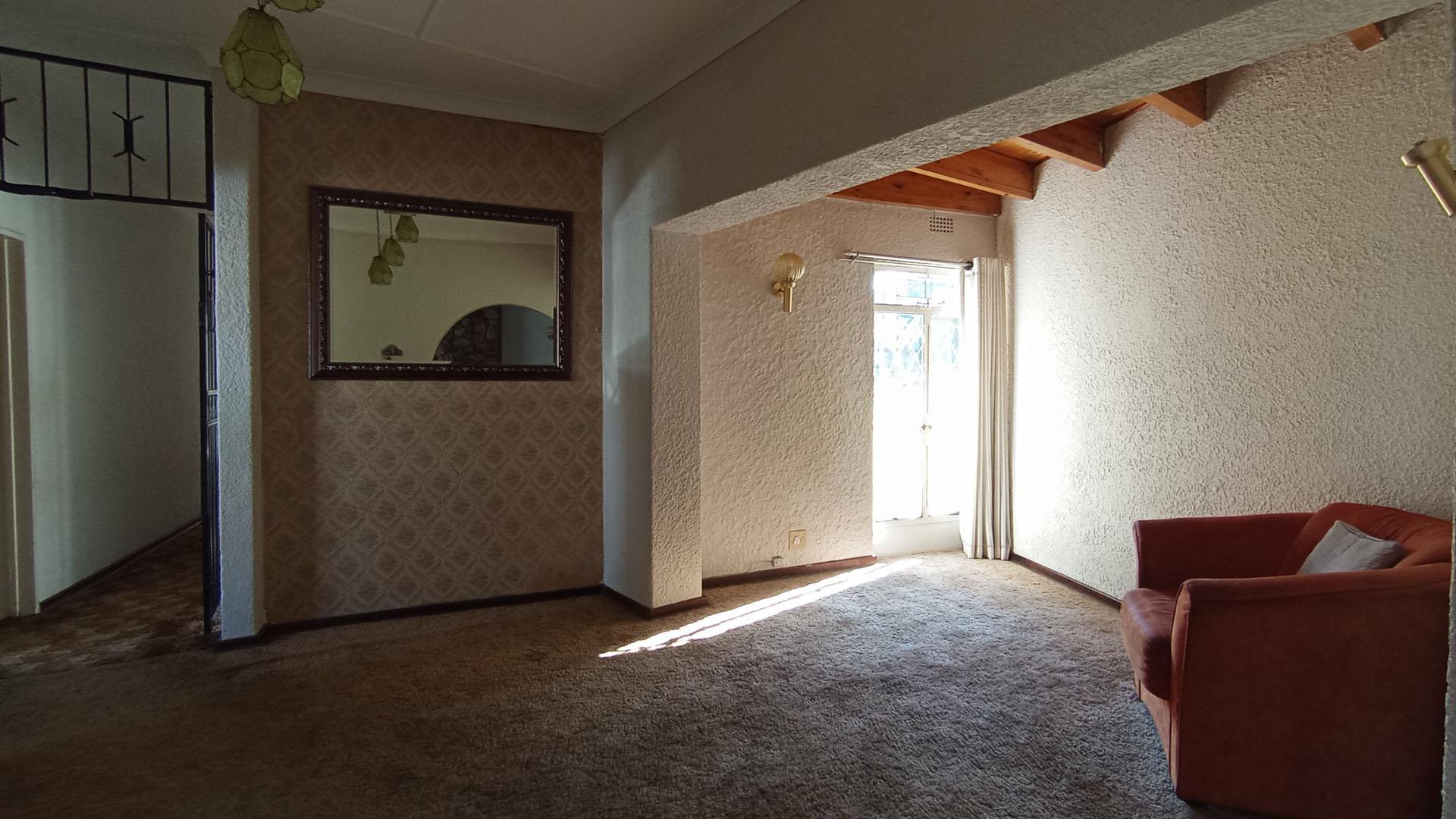 Dining Room - 22 square meters of property in Northcliff