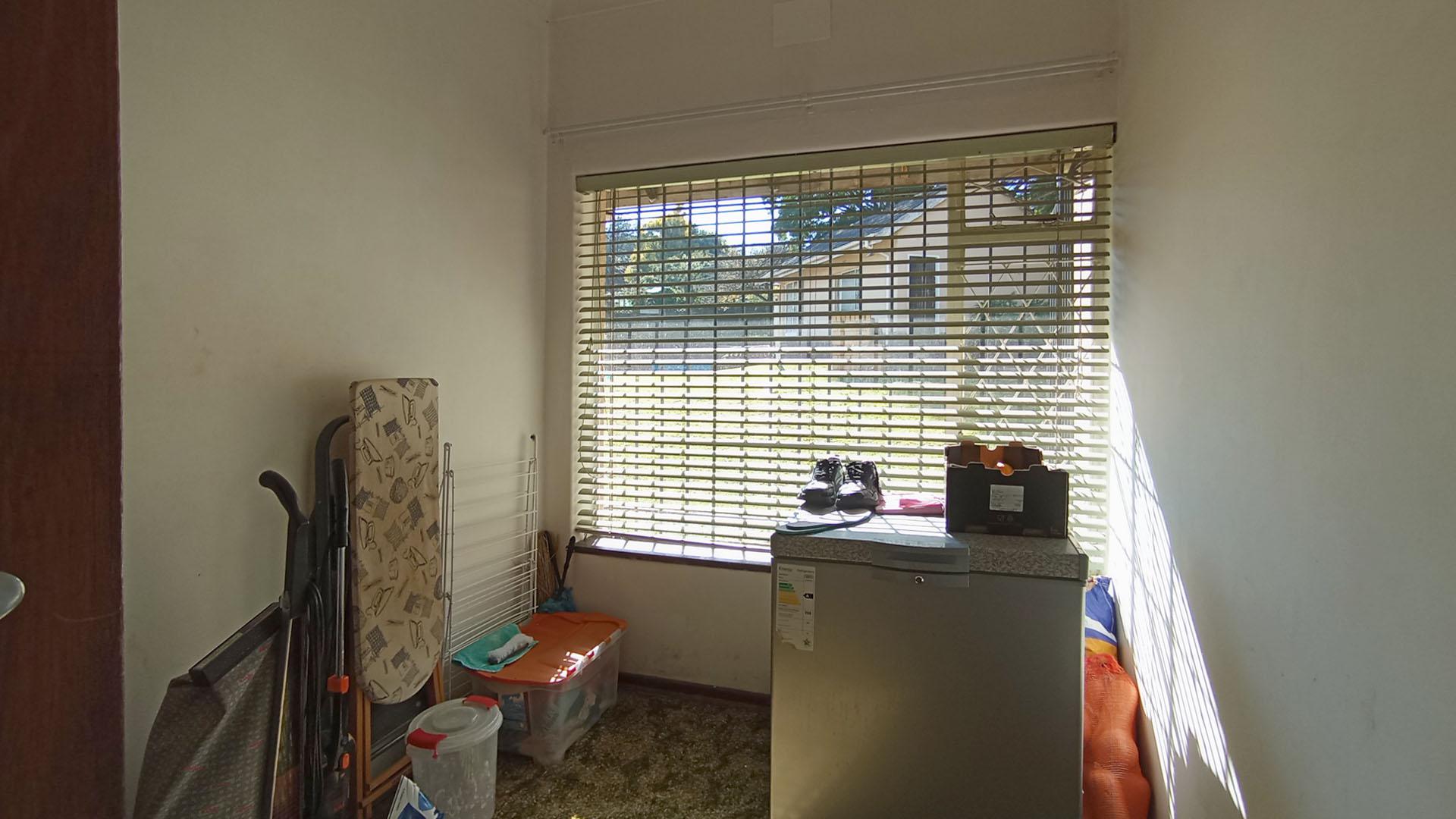 Spaces - 66 square meters of property in Northcliff