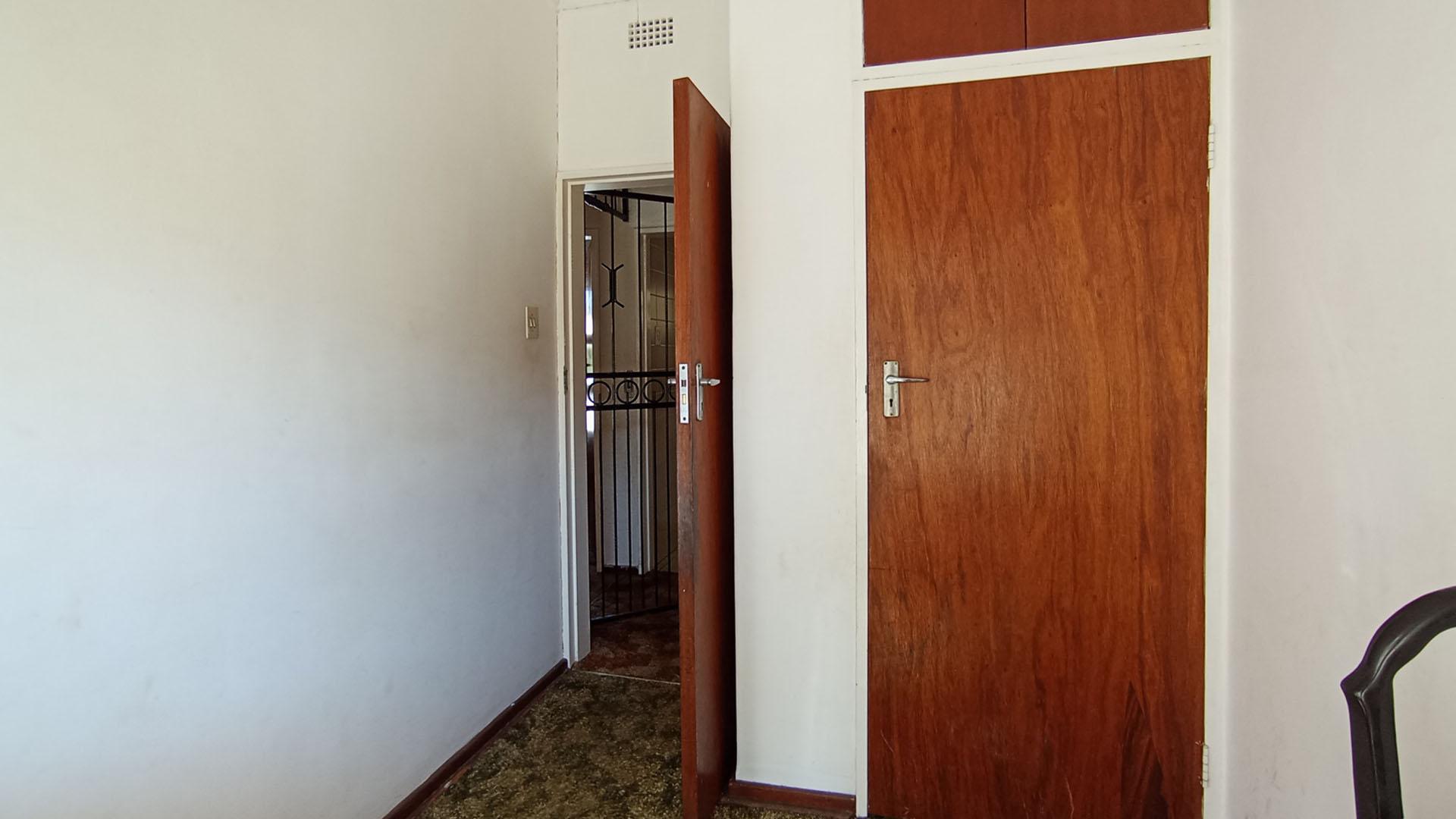 Spaces - 66 square meters of property in Northcliff