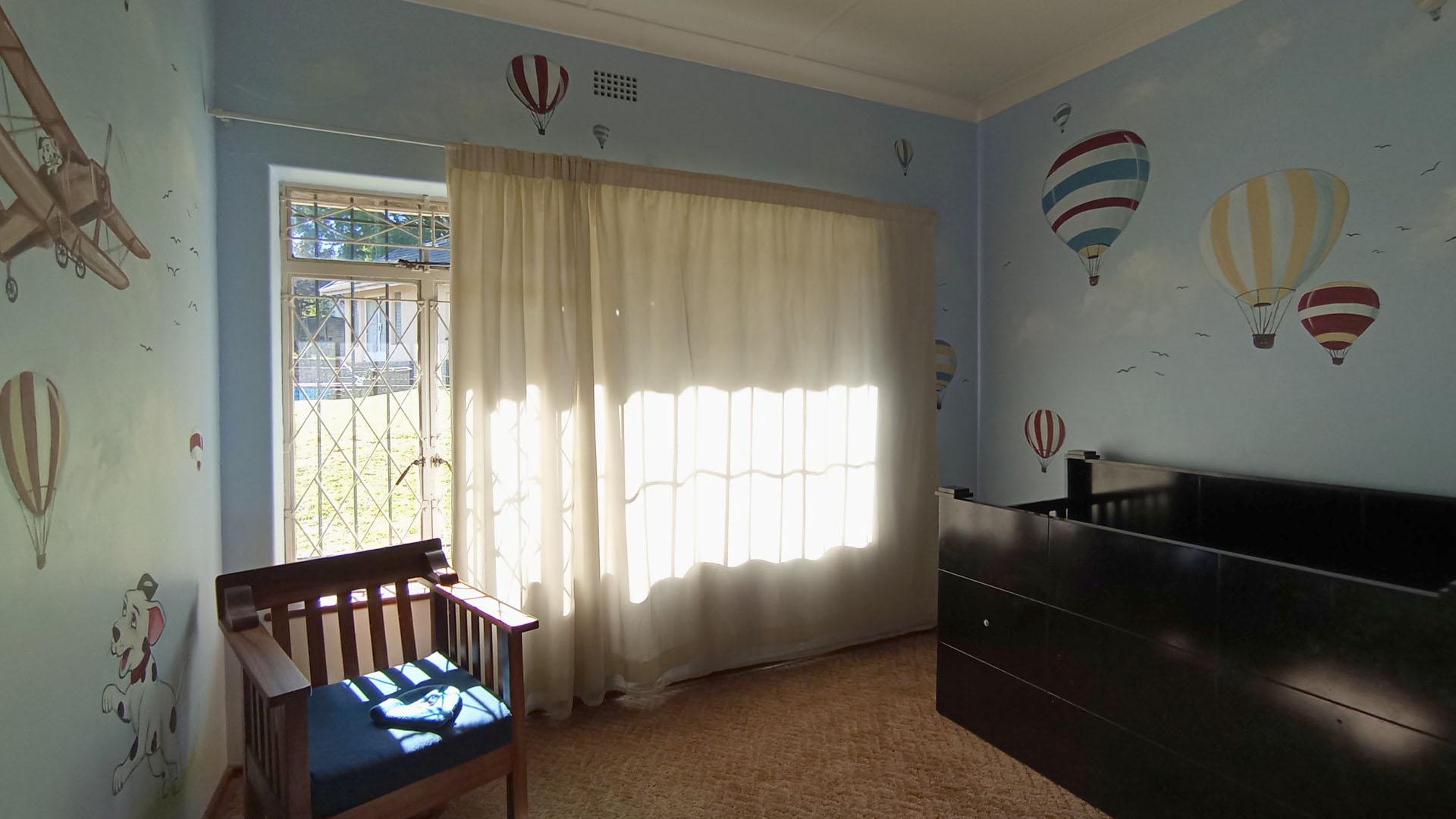 Bed Room 1 - 8 square meters of property in Northcliff