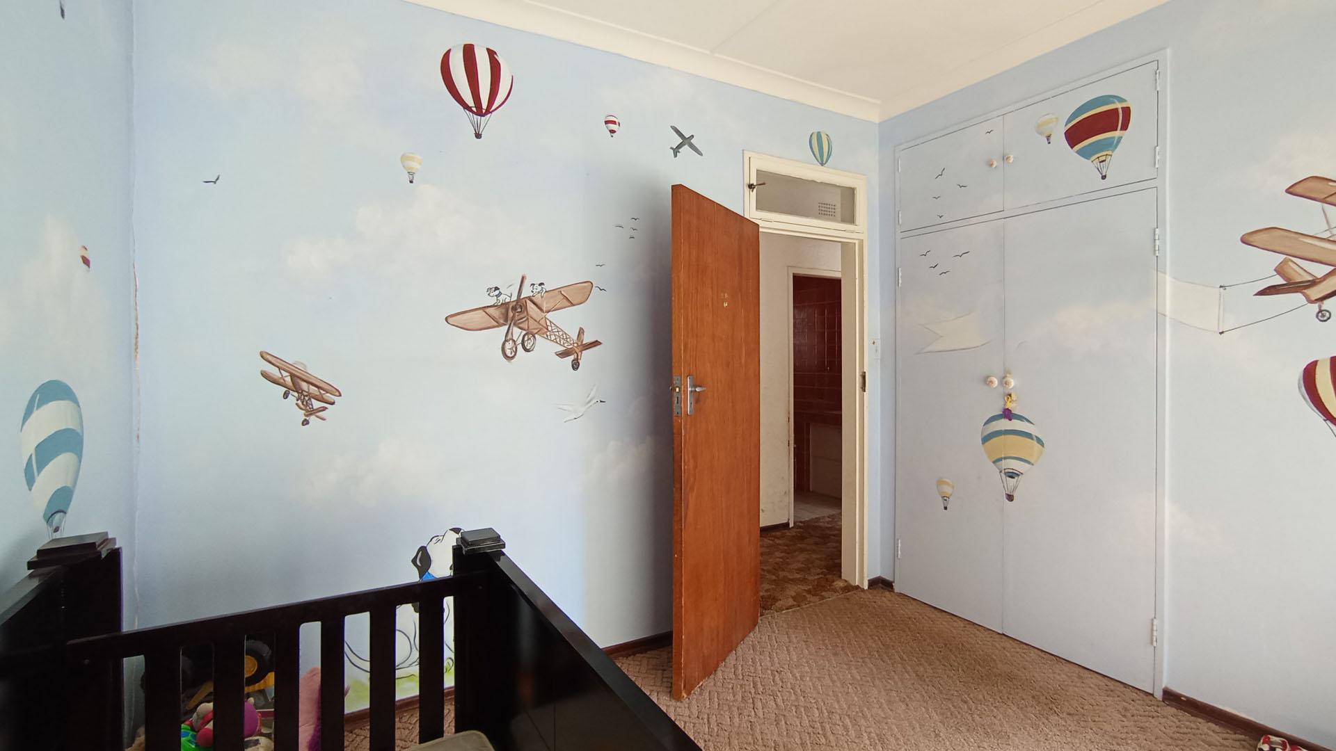 Bed Room 1 - 8 square meters of property in Northcliff