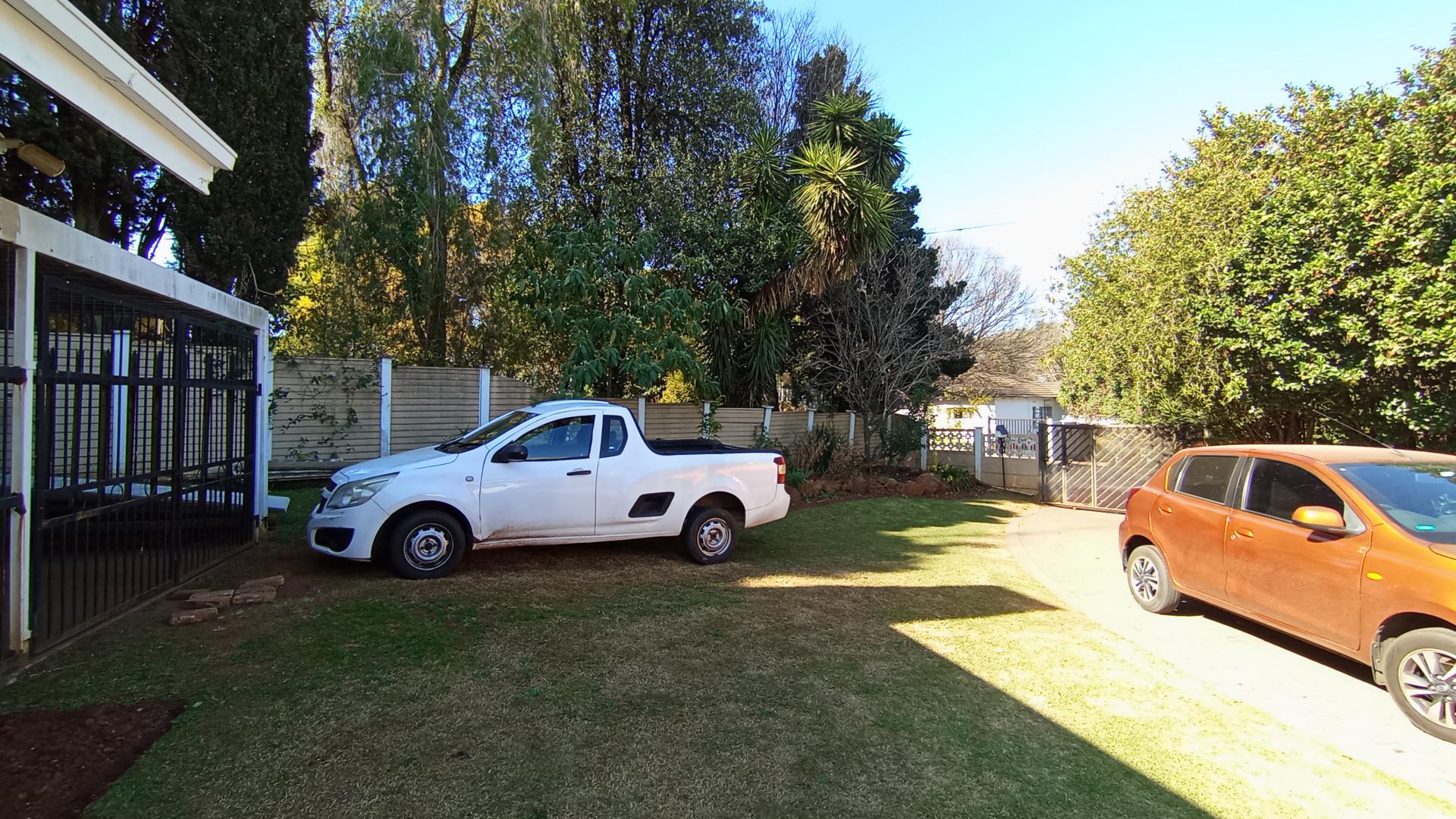 Front View of property in Northcliff