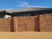 Front View of property in Aerorand