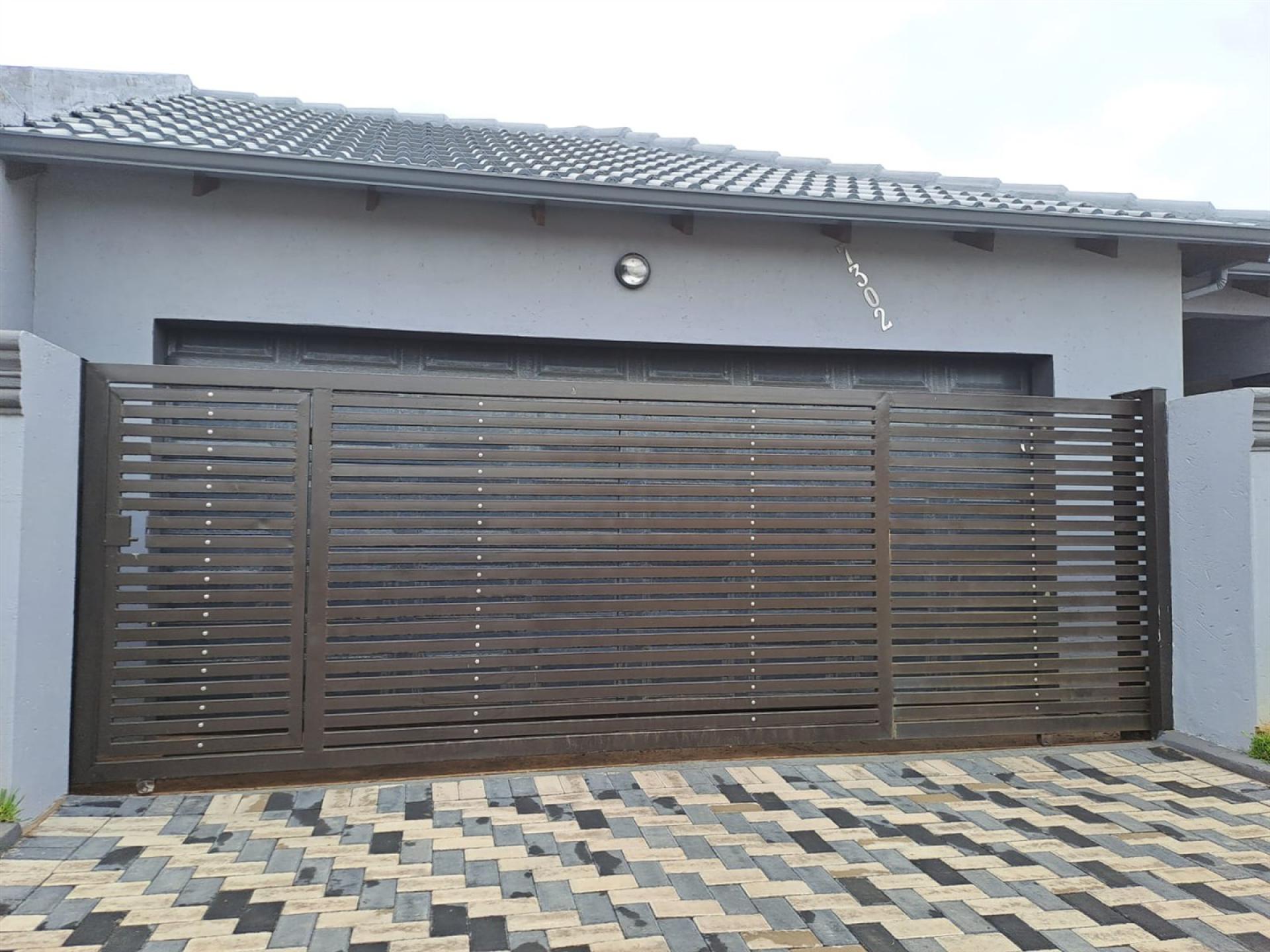 Front View of property in Crystal Park