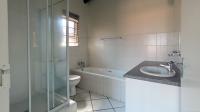 Main Bathroom - 7 square meters of property in Bellairspark