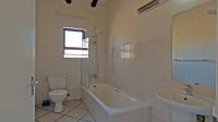 Bathroom 1 - 5 square meters of property in Bellairspark