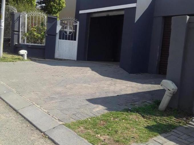 3 Bedroom House for Sale For Sale in Olievenhoutbos - MR592140