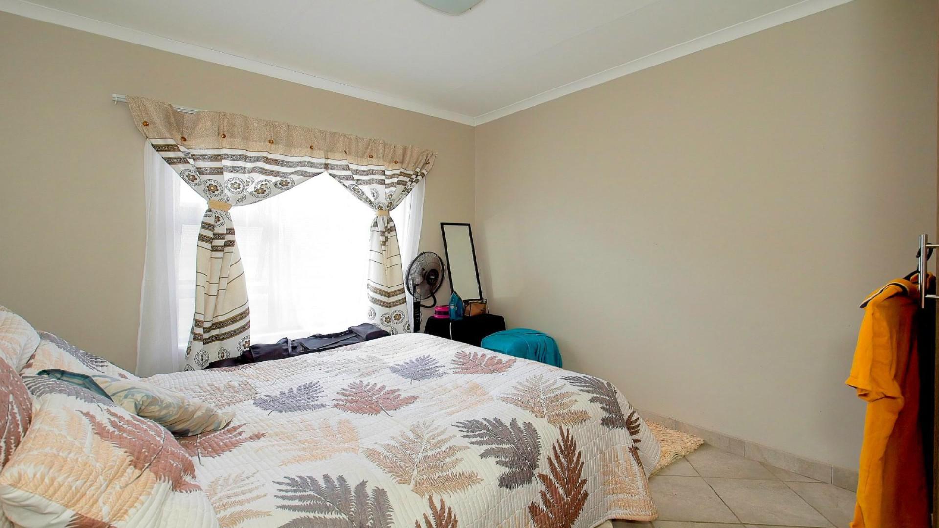 Bed Room 1 of property in Ermelo