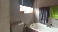 Bathroom 1 - 3 square meters of property in Weltevreden Park