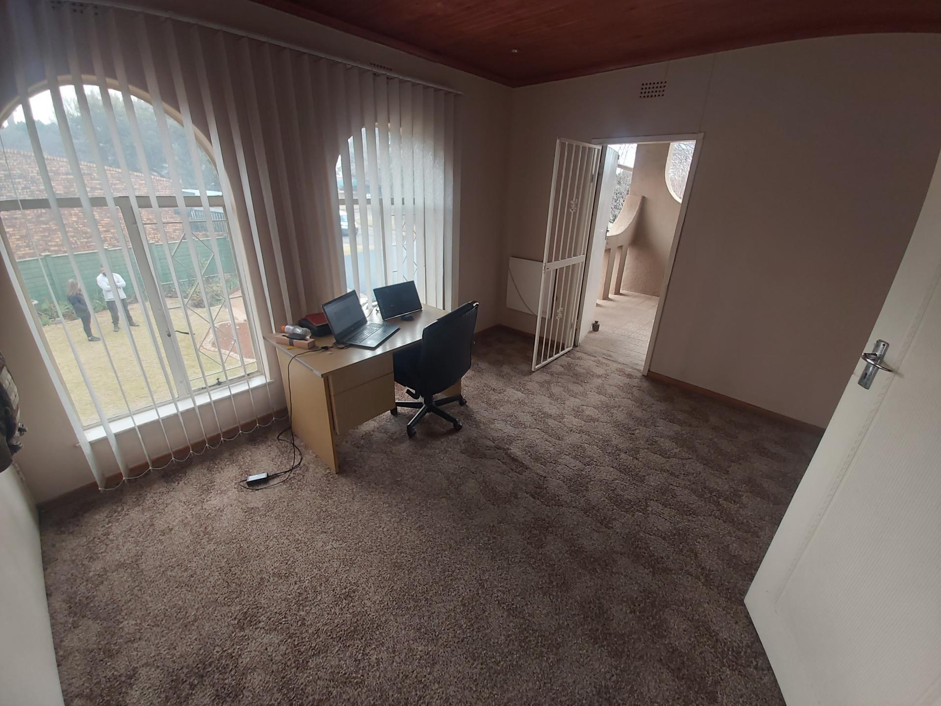 4 Bedroom House for Sale For Sale in Hazel Park MR592218