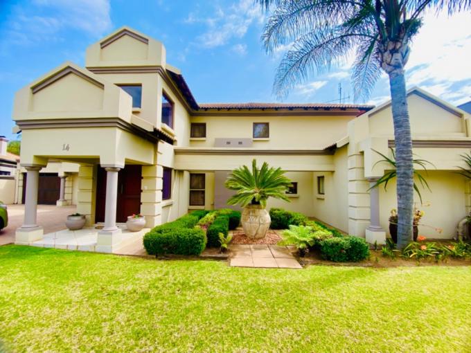 3 Bedroom House to Rent in Silver Lakes Golf Estate - Property to rent - MR592296