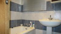 Bathroom 1 - 21 square meters of property in Lewisham