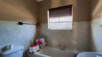 Bathroom 2 - 6 square meters of property in Little Falls