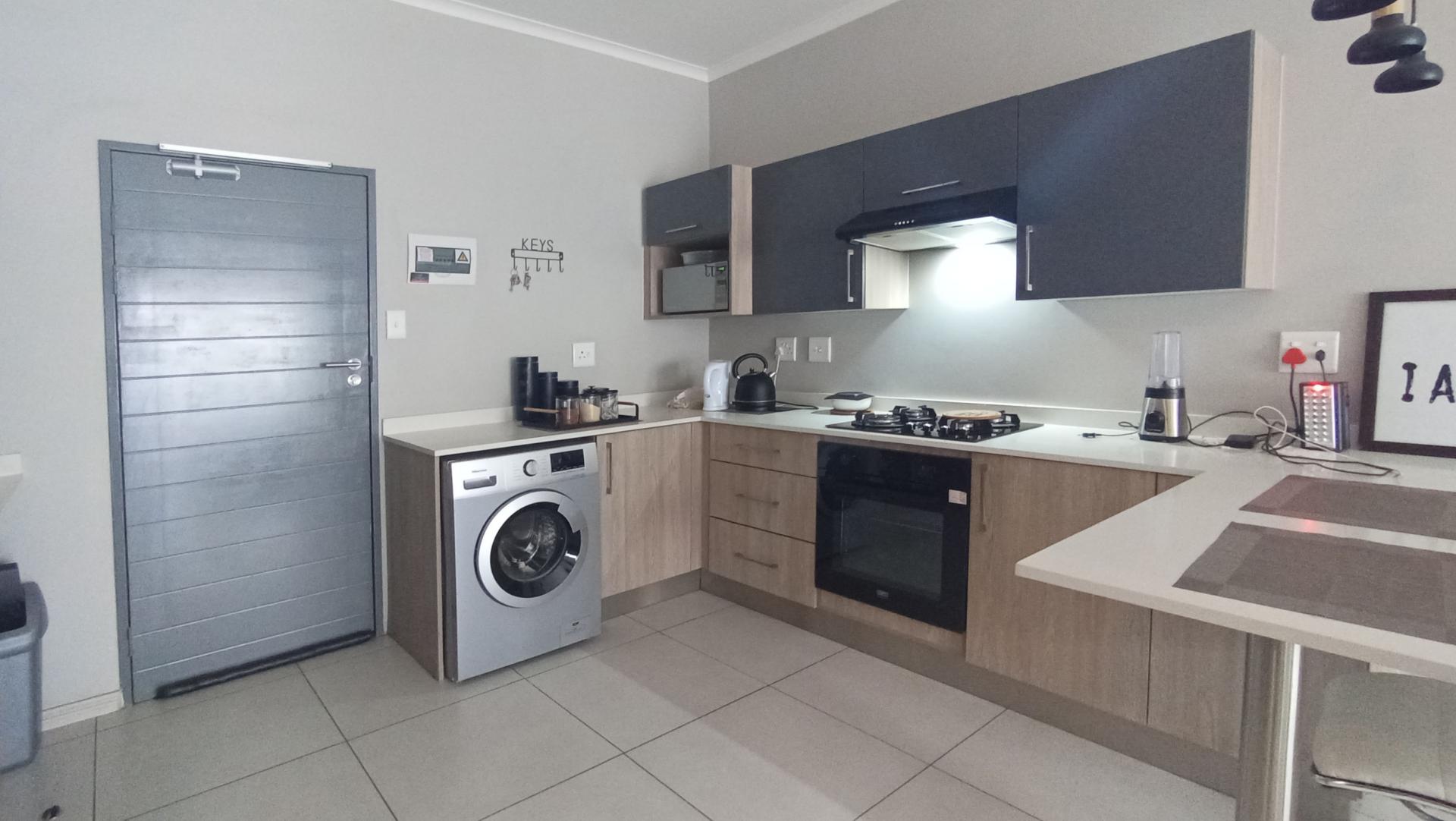 Kitchen - 11 square meters of property in Midridge Park