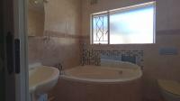 Main Bathroom - 5 square meters of property in Malanshof