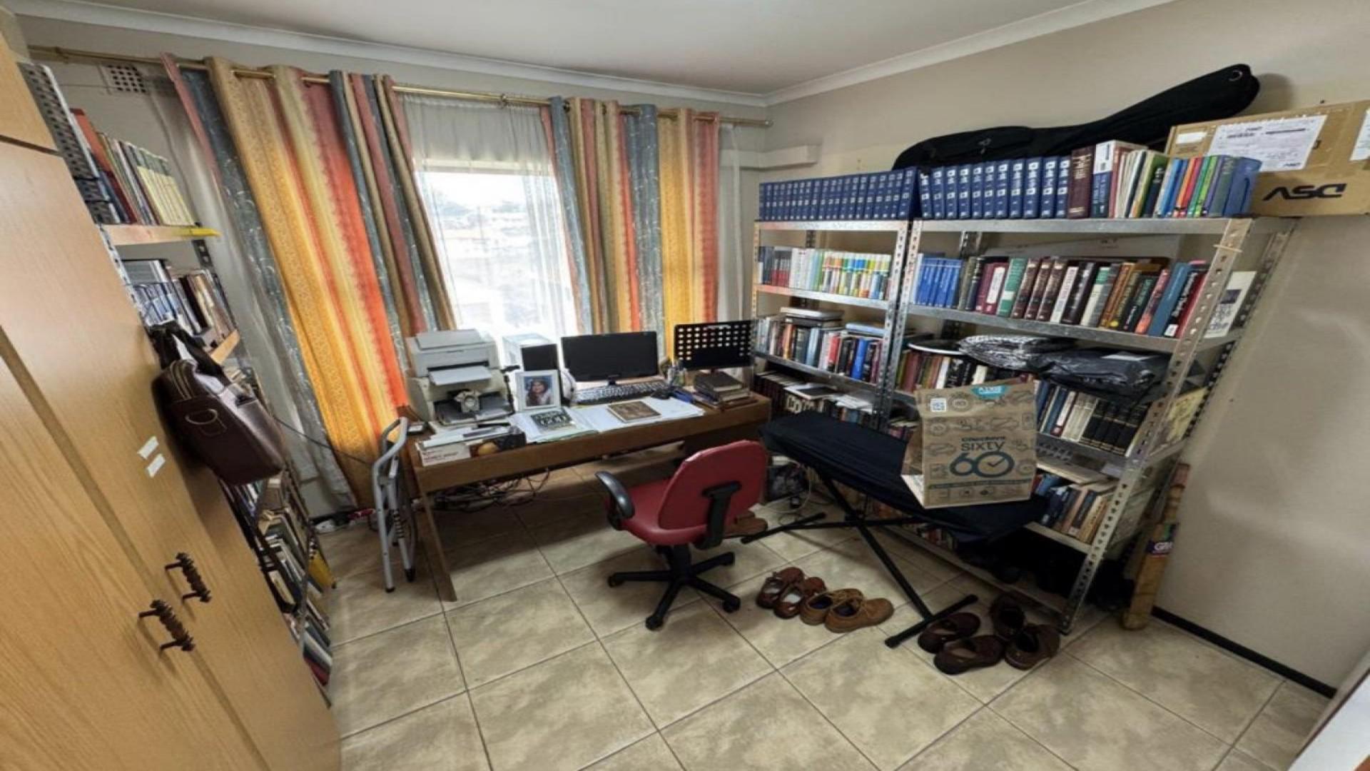 Bed Room 1 of property in Kharwastan