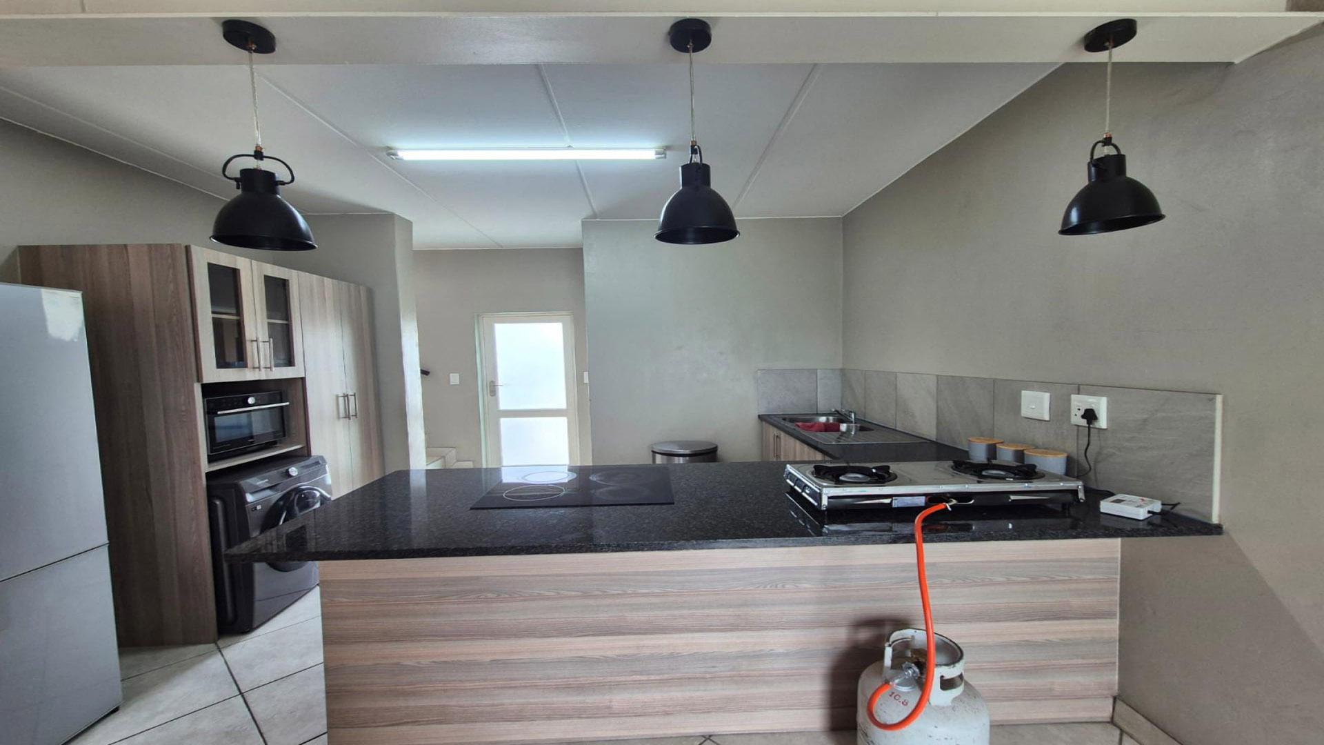 Kitchen - 10 square meters of property in Albertsdal