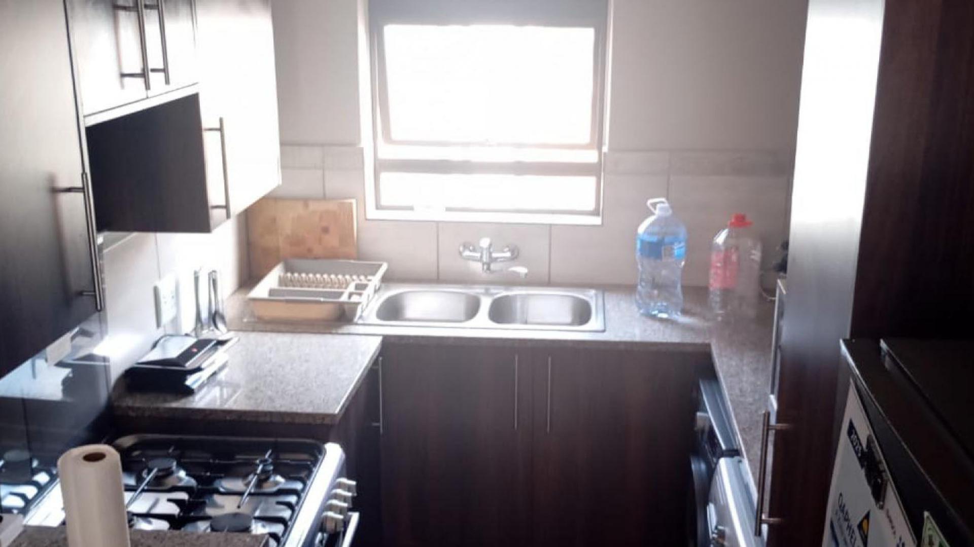Kitchen of property in Terra Nova