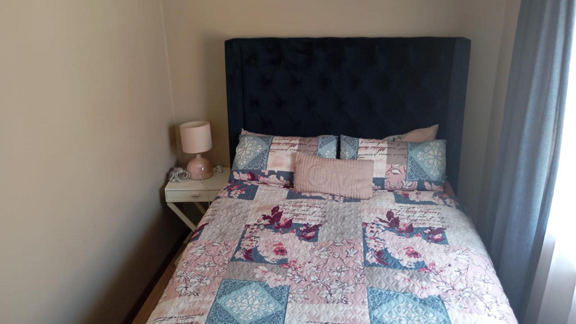 Bed Room 1 of property in Terra Nova