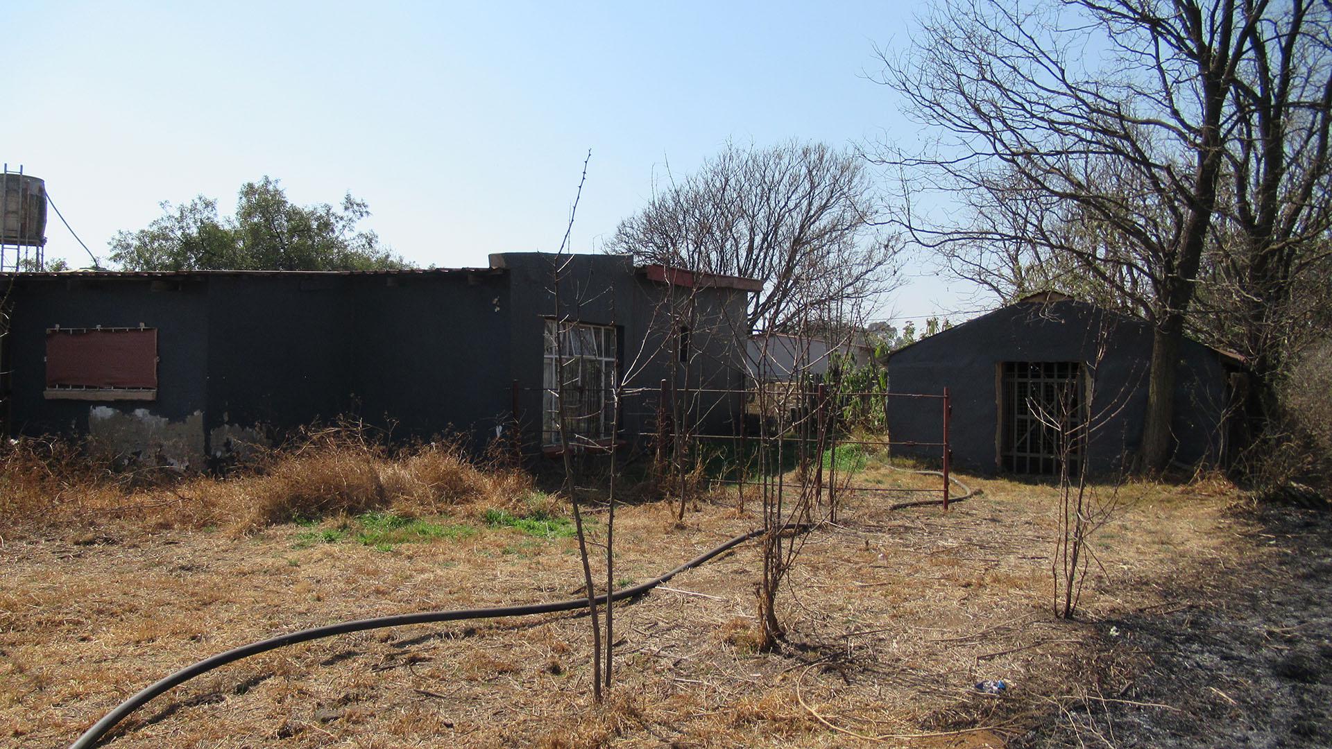 Backyard of property in Elandsvlei 249-Iq