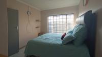 Bed Room 1 - 15 square meters of property in Raslouw AH