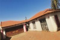 Front View of property in The Orchards