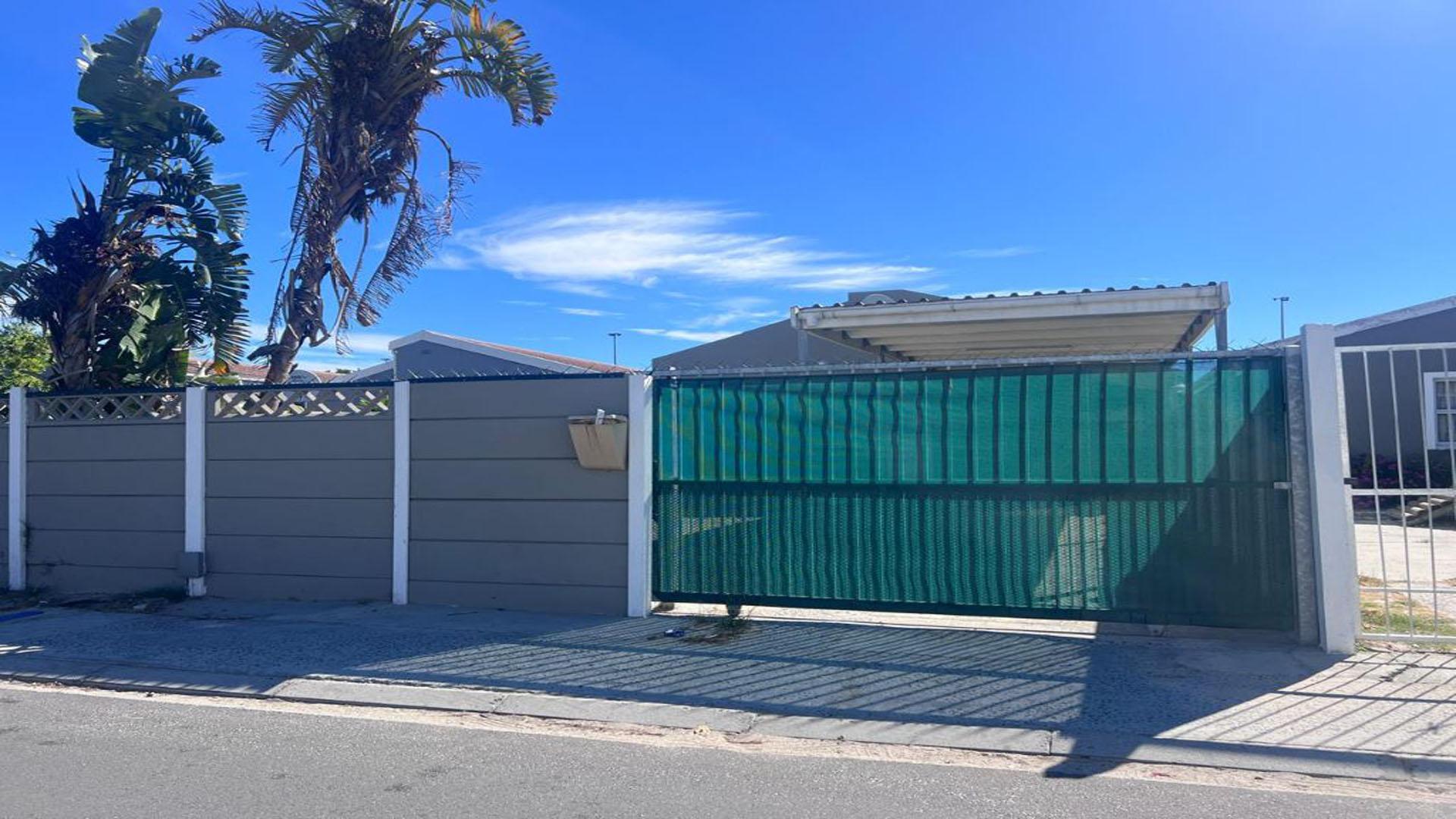 Front View of property in Montague Gardens