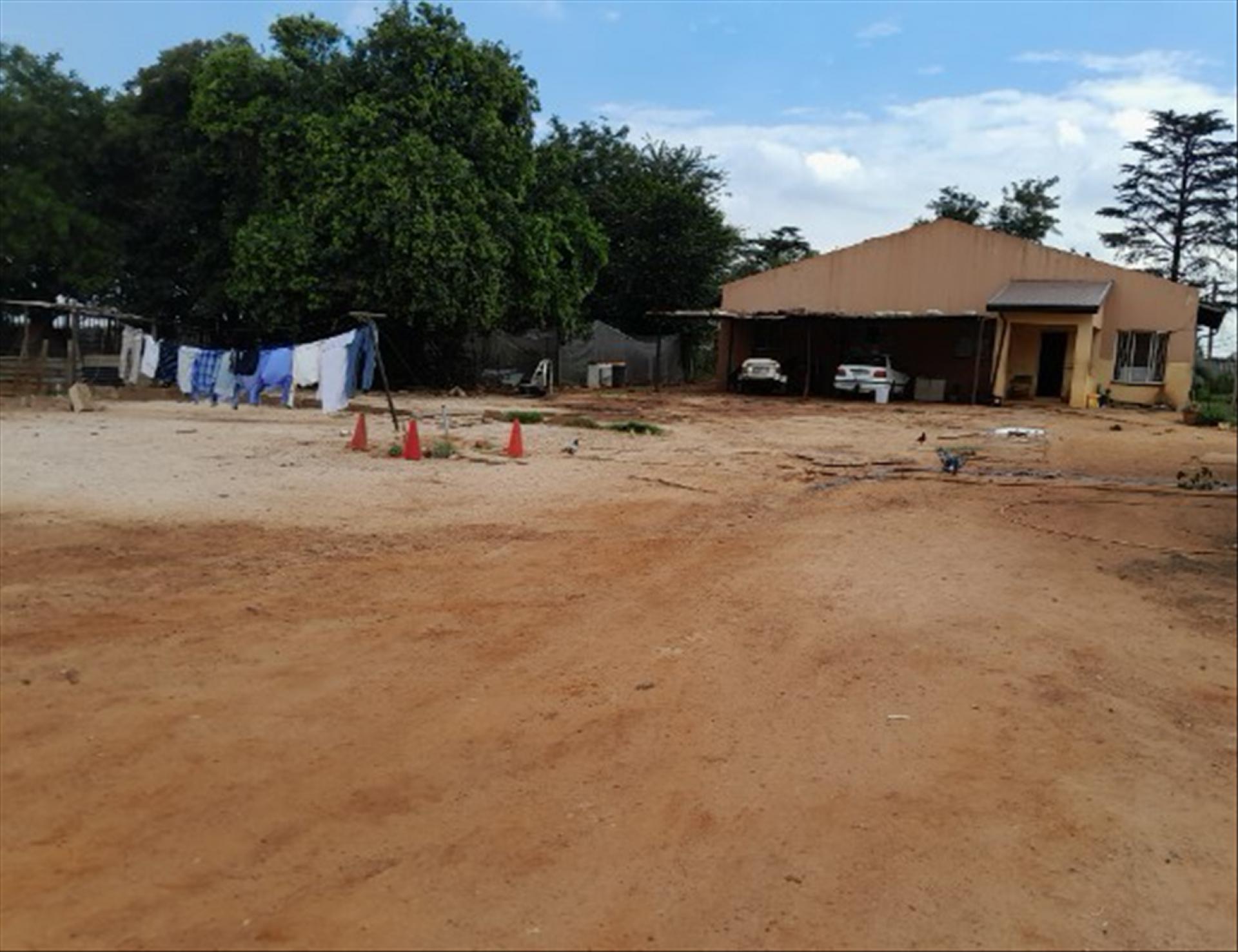 Front View of property in Mapleton