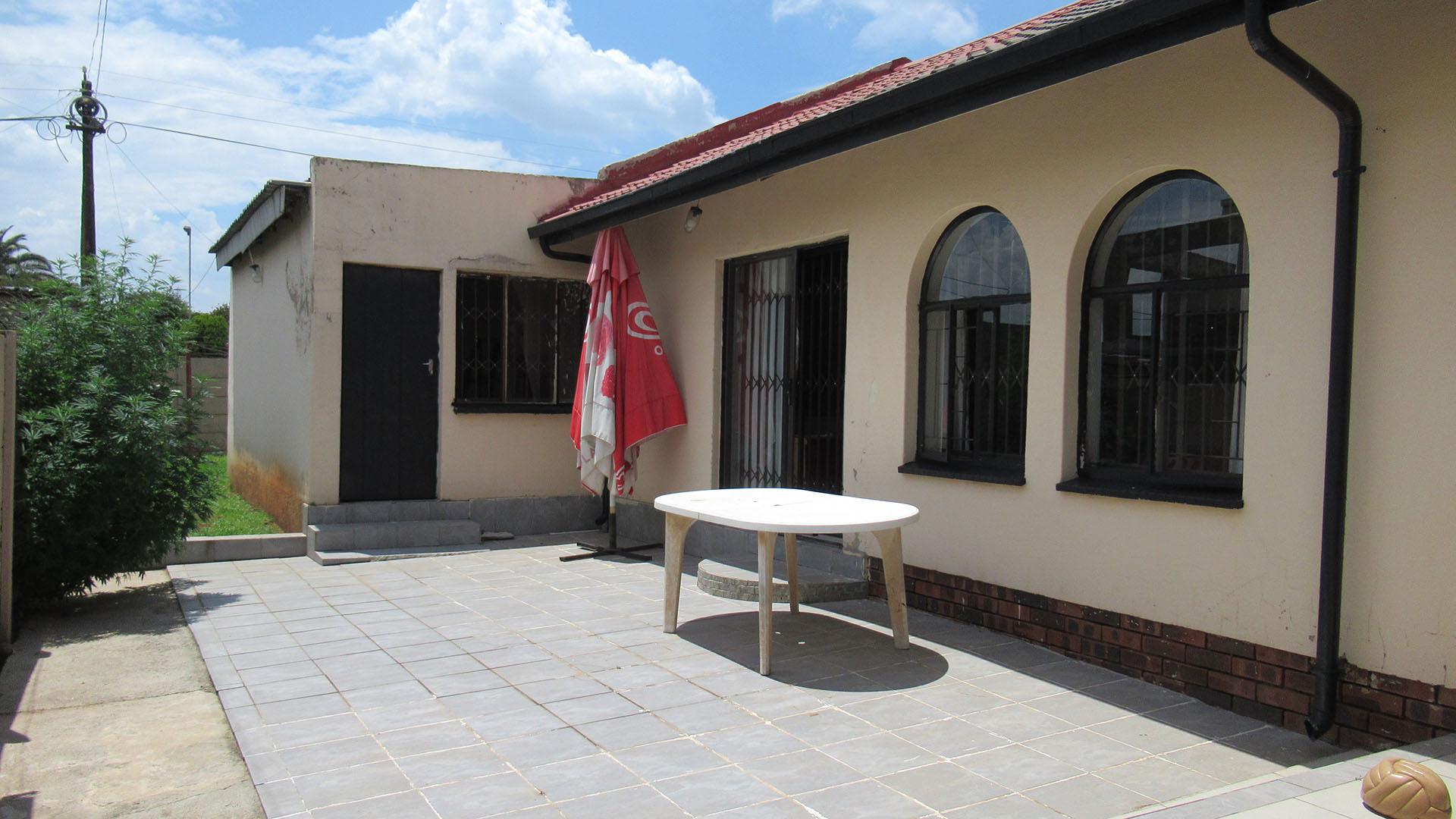 Backyard of property in Zakariyya Park