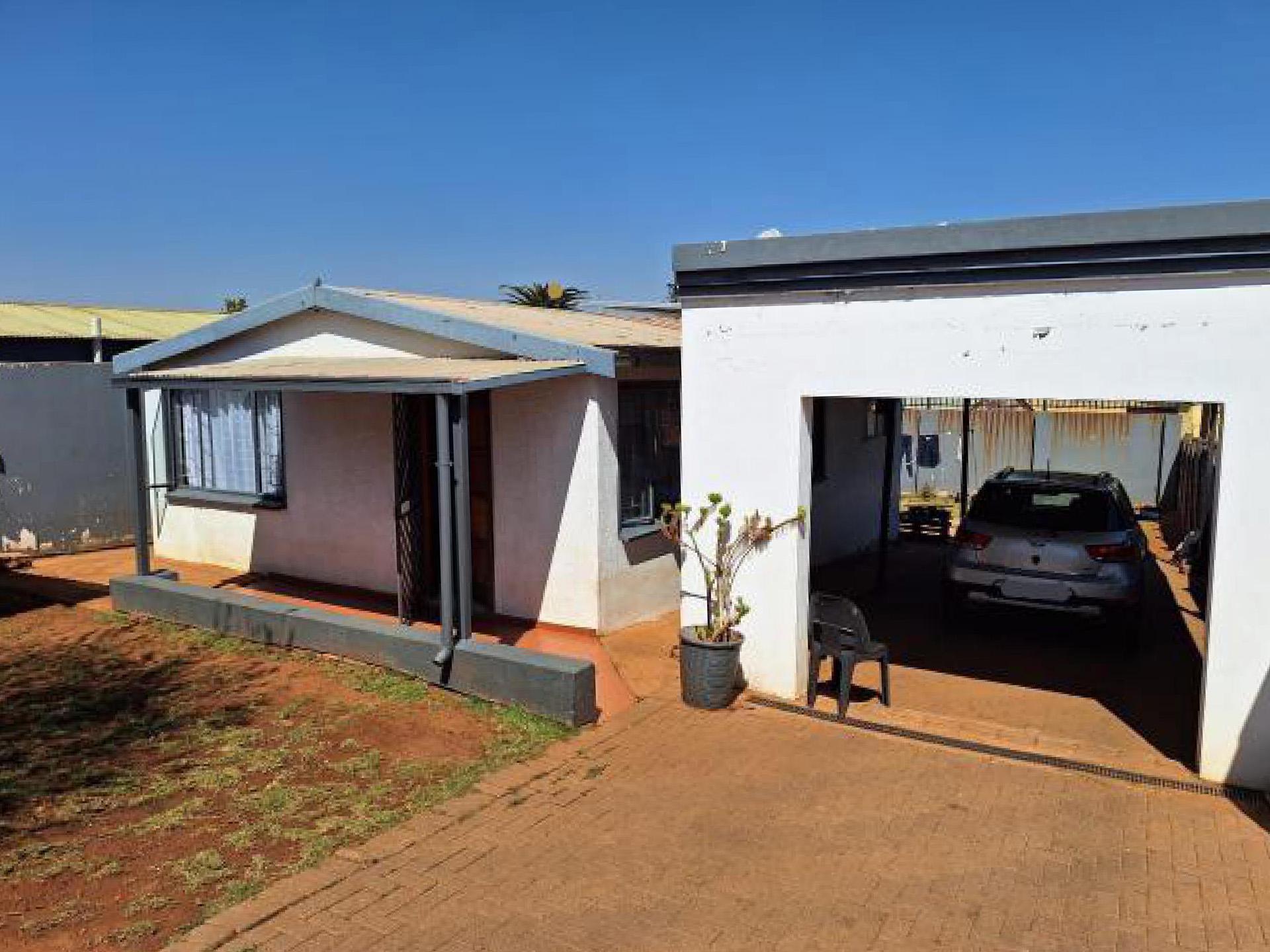 Front View of property in Eersterust