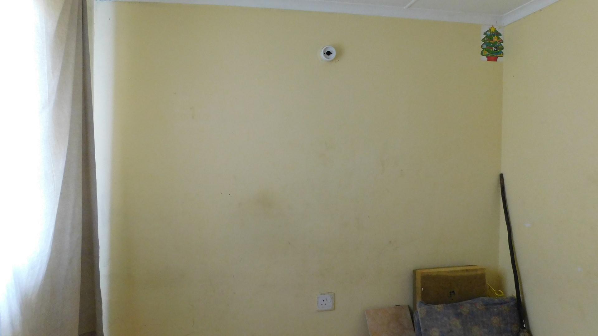 Bed Room 1 - 10 square meters of property in Umlazi