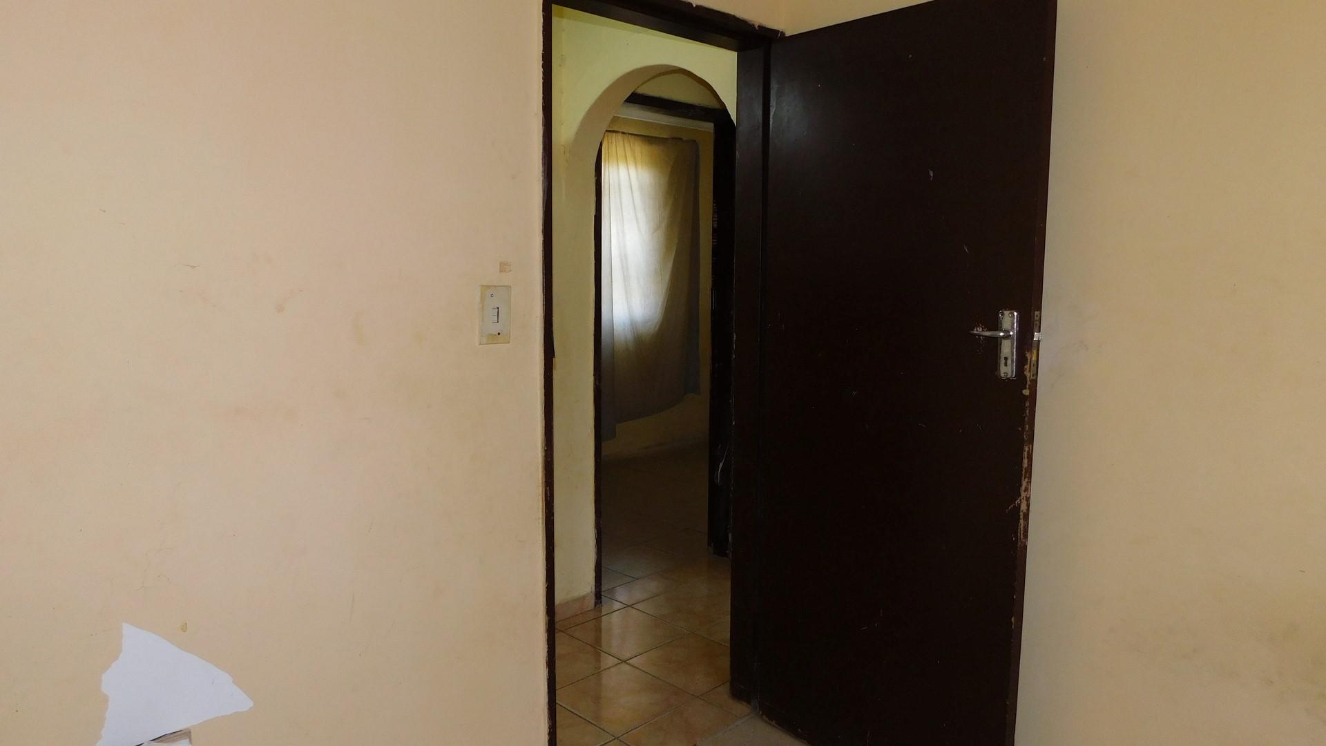Bed Room 2 - 11 square meters of property in Umlazi