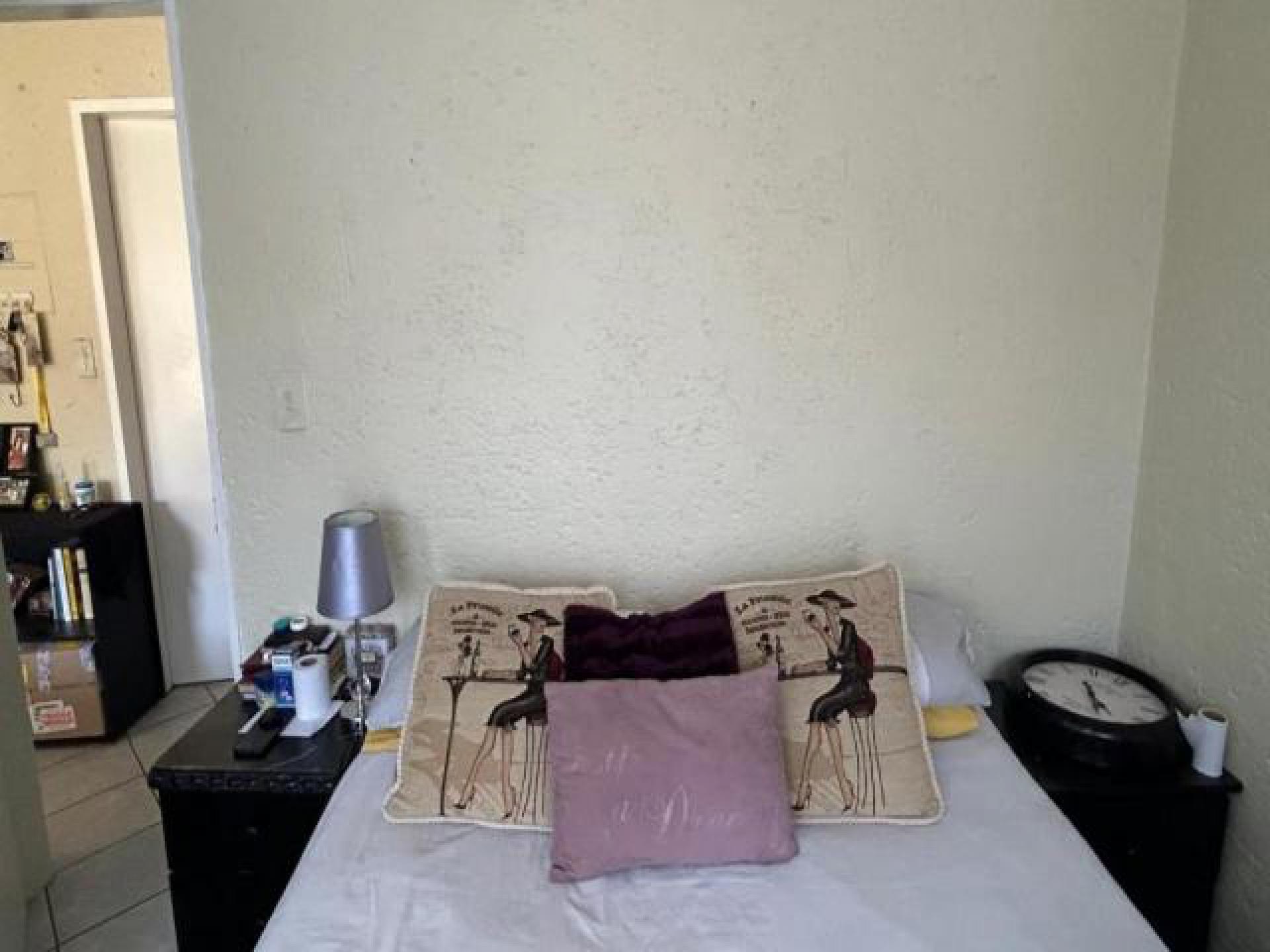 Bed Room 1 - 11 square meters of property in Glen Marais