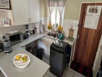 Kitchen - 11 square meters of property in Glen Marais