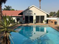 Entertainment of property in Glen Marais