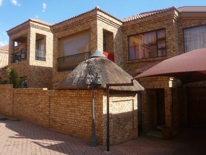 3 Bedroom Duplex for Sale For Sale in Krugersdorp - Home Sell - MR59285