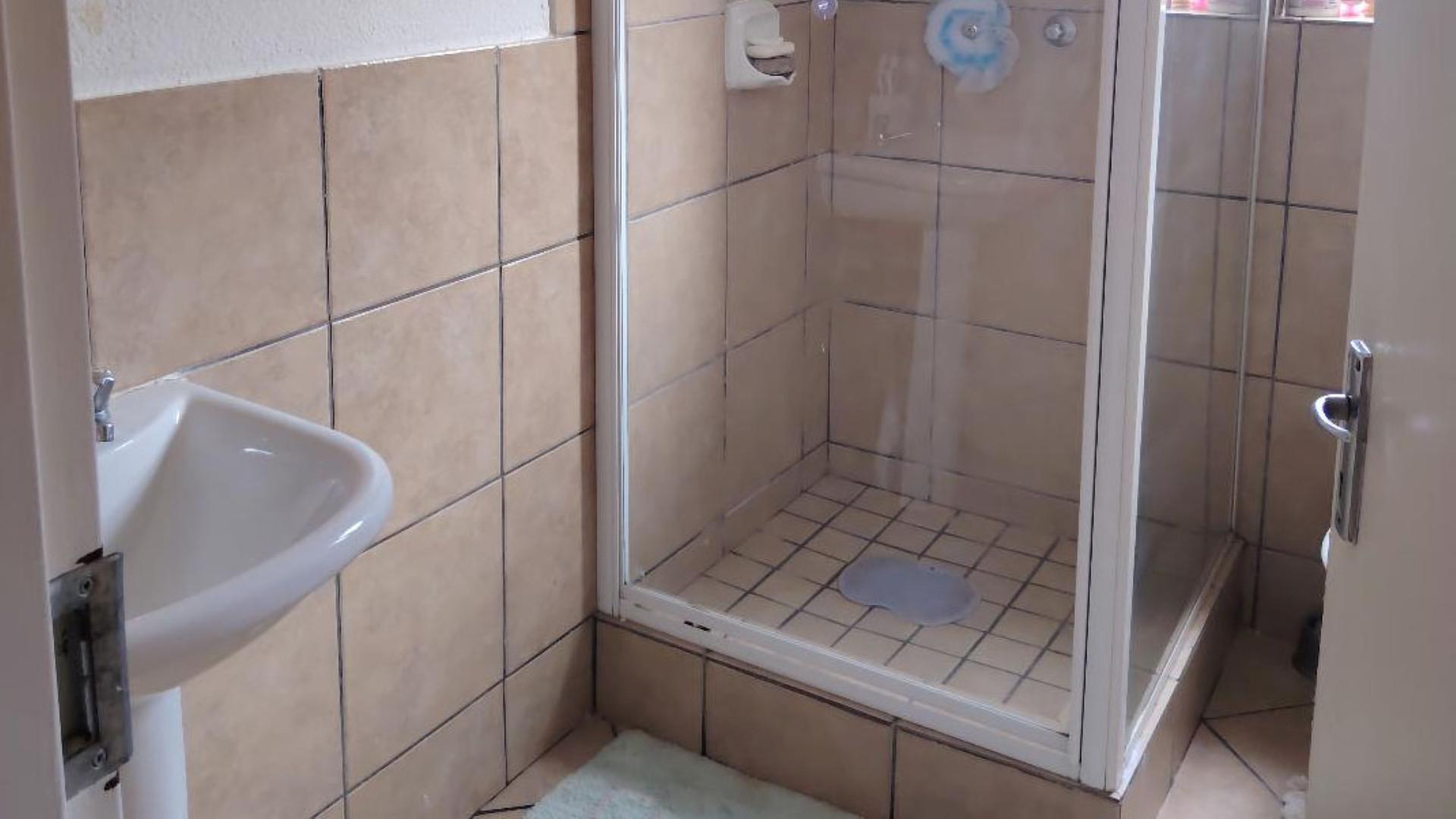 Bathroom 1 of property in Albertsdal