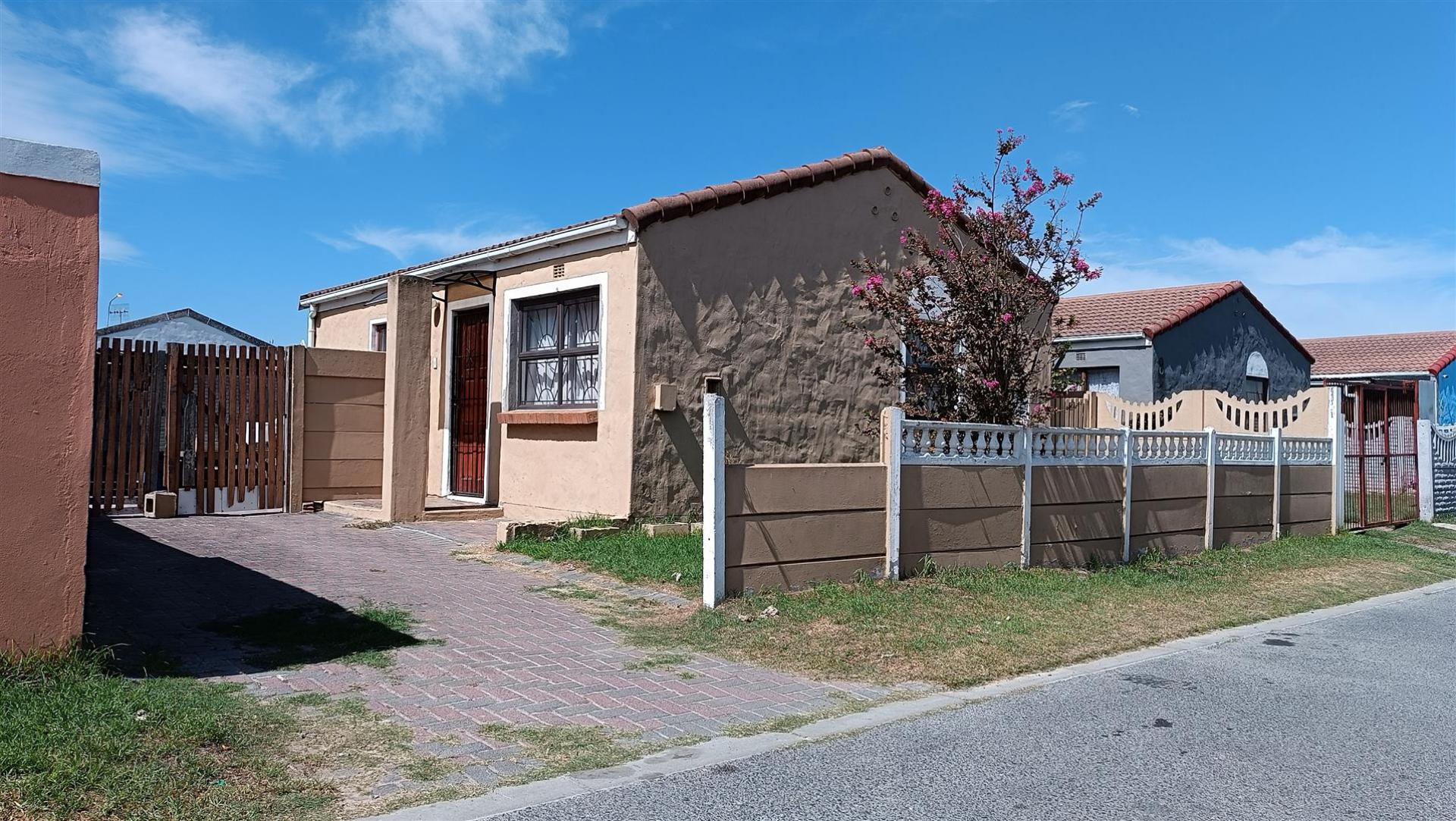 Front View of property in Blue Downs