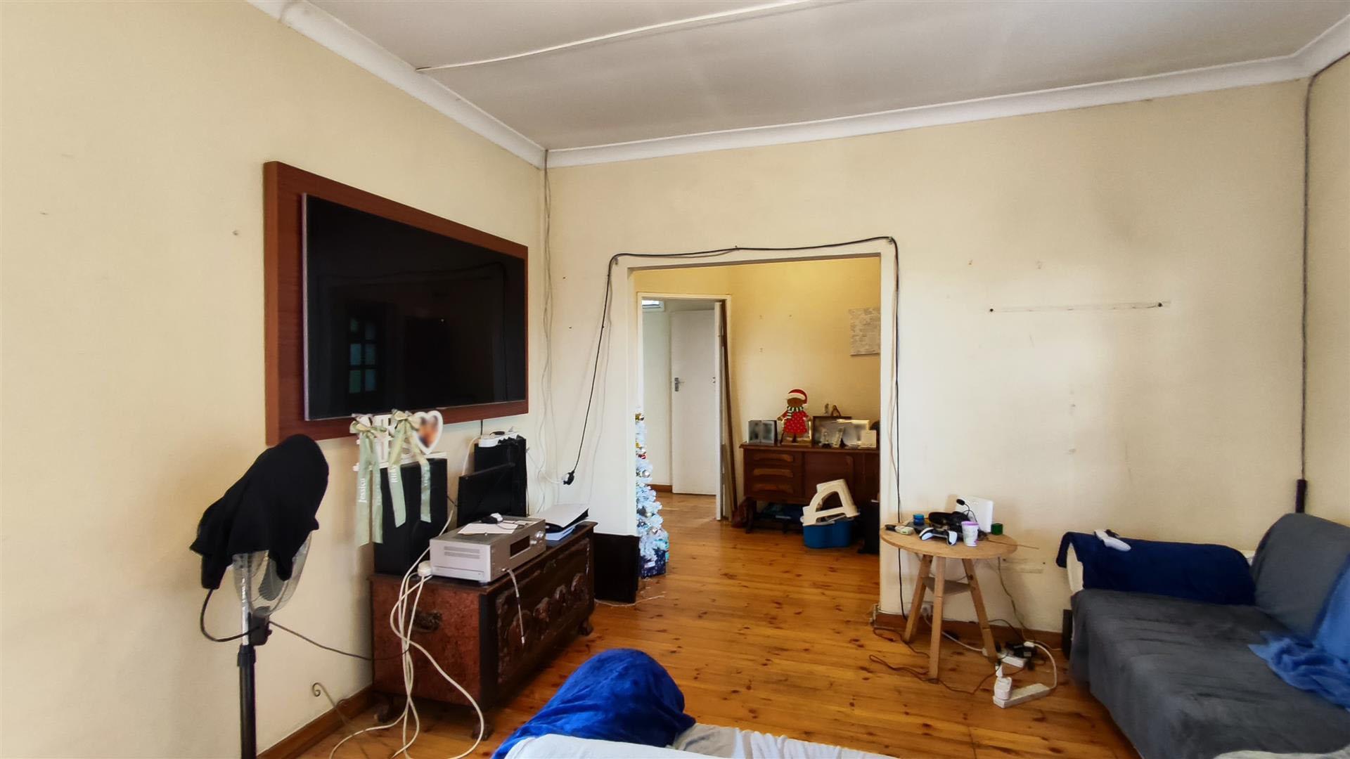 Lounges - 25 square meters of property in Gerdview