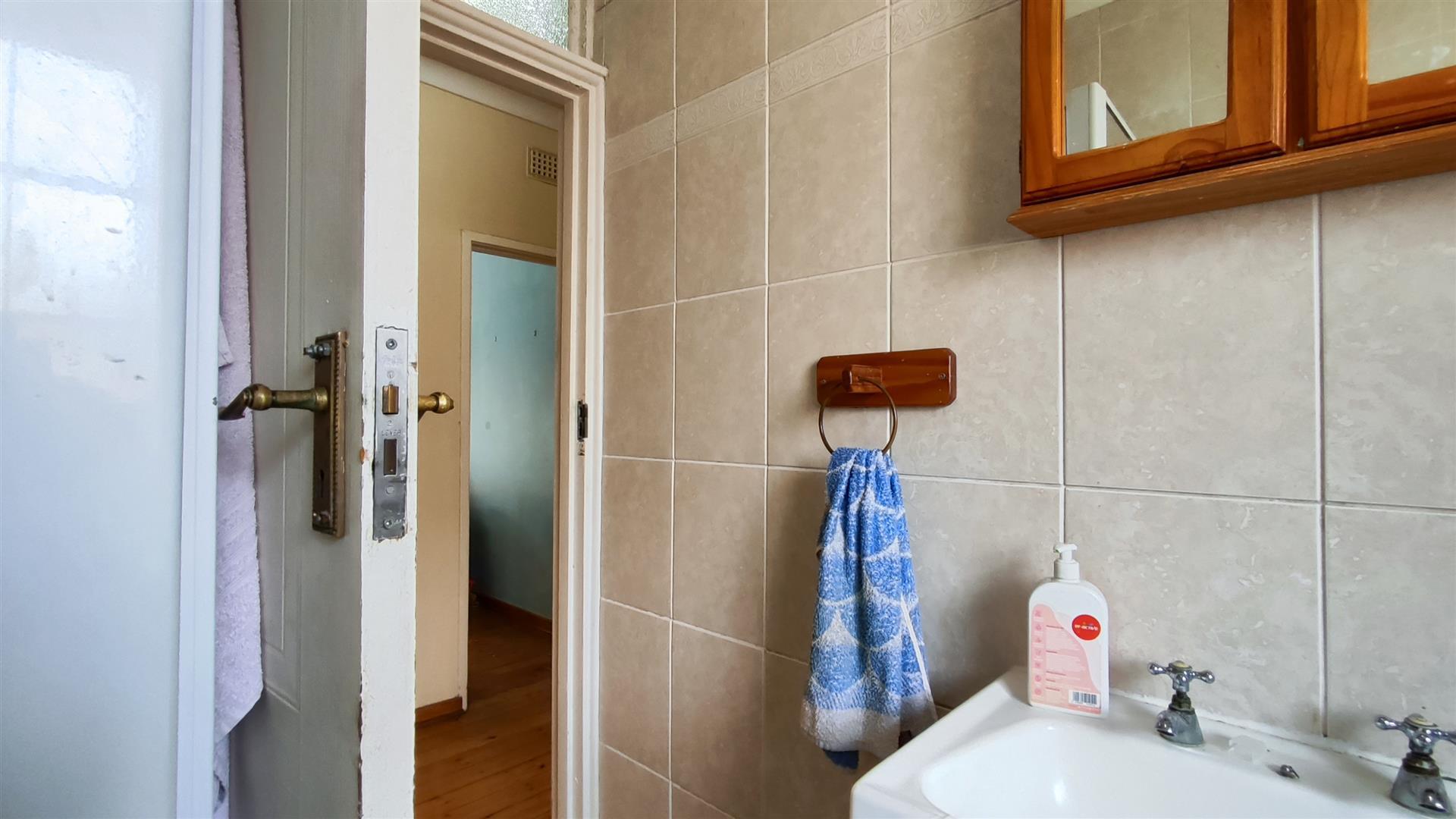 Bathroom 1 - 5 square meters of property in Gerdview