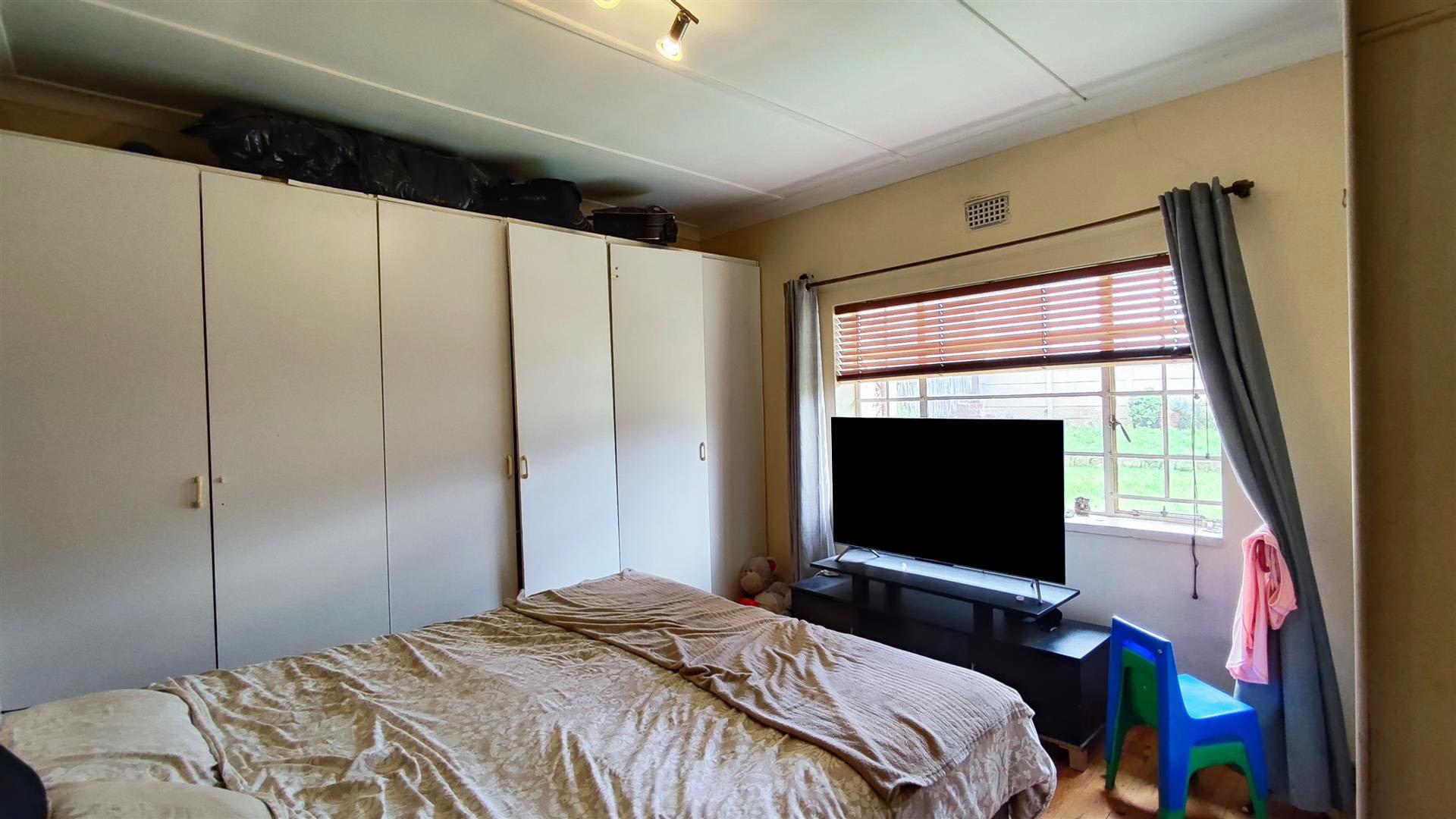 Bed Room 2 - 19 square meters of property in Gerdview