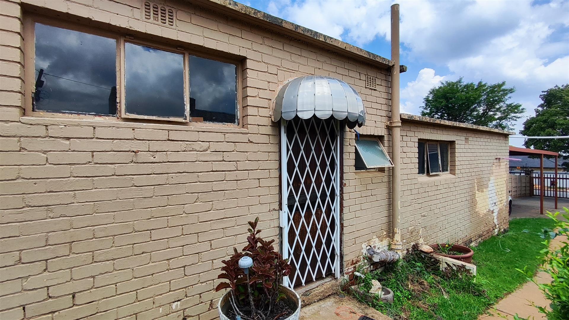 Front View of property in Gerdview