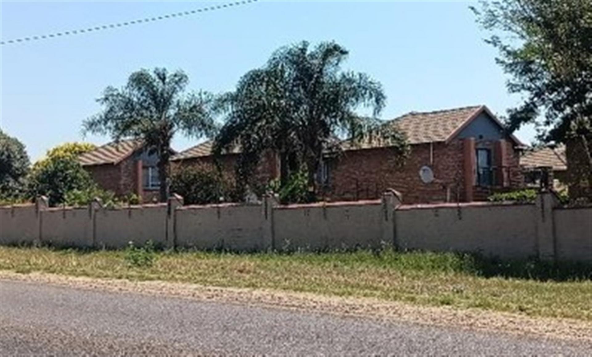Front View of property in Heuwelsig Estate