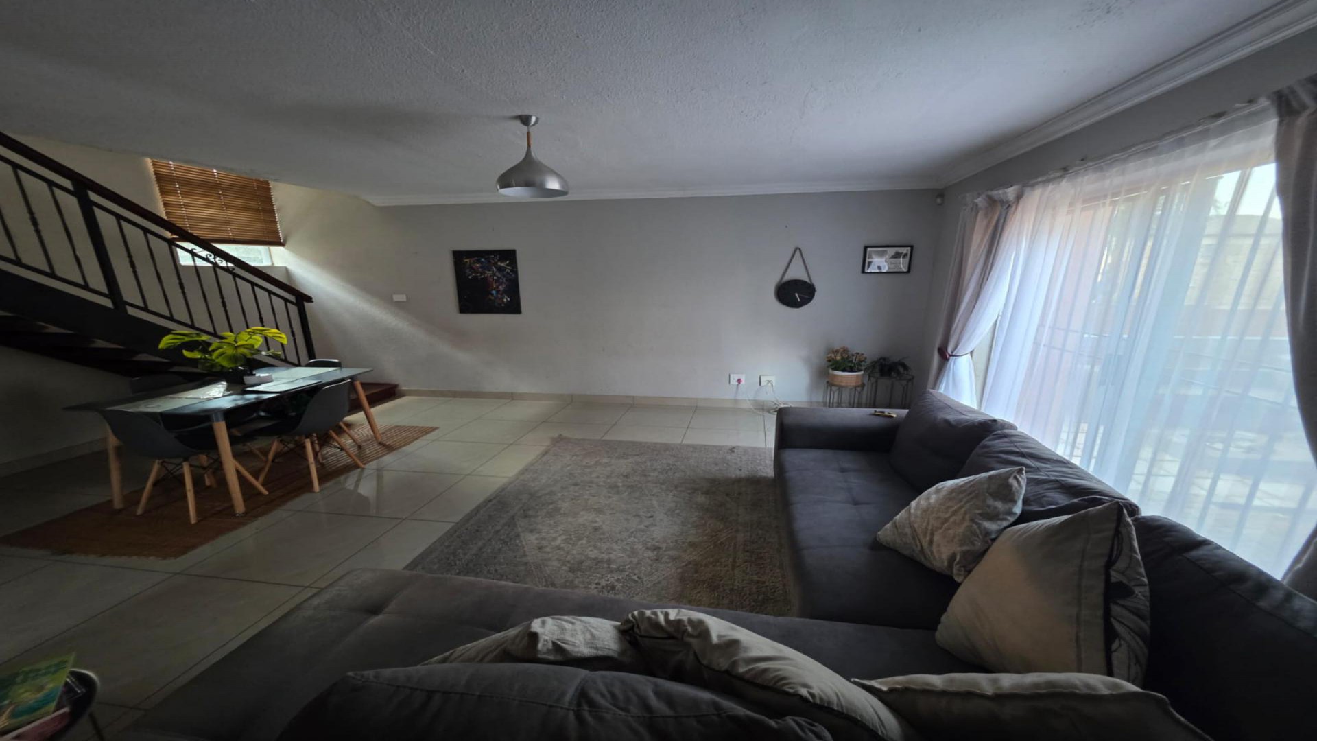 Lounges of property in Heuwelsig Estate