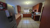 Kitchen of property in Heuwelsig Estate