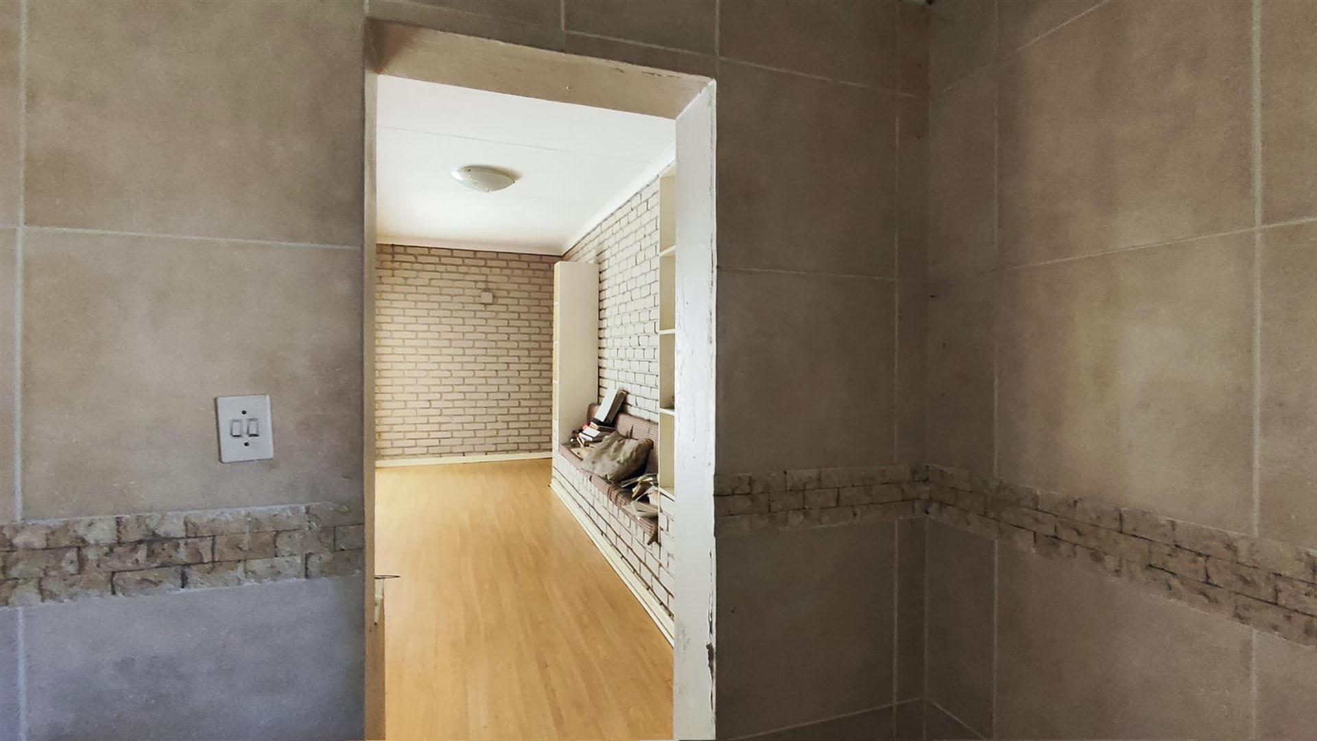 Spaces - 63 square meters of property in Terenure