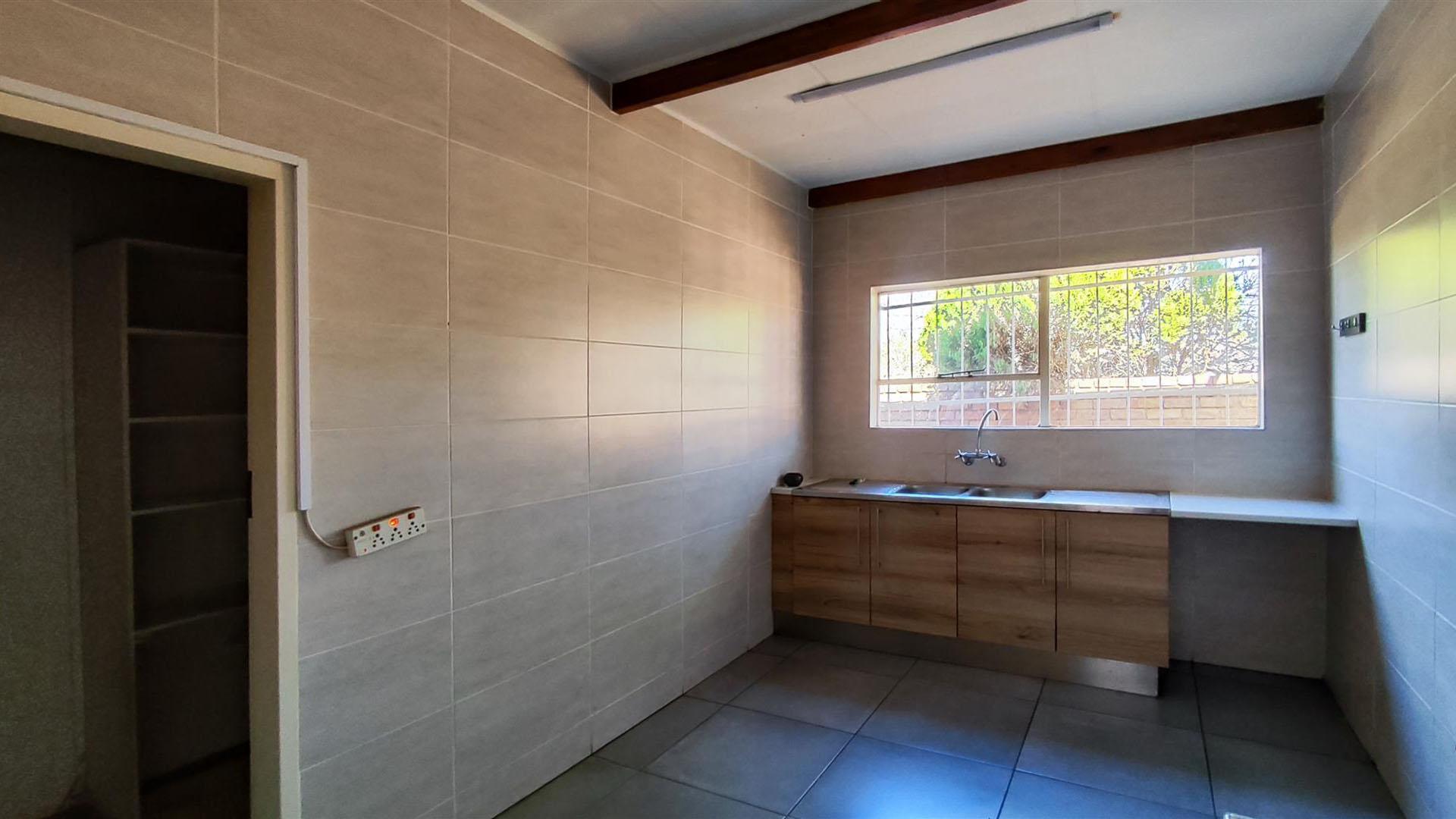Scullery - 12 square meters of property in Terenure