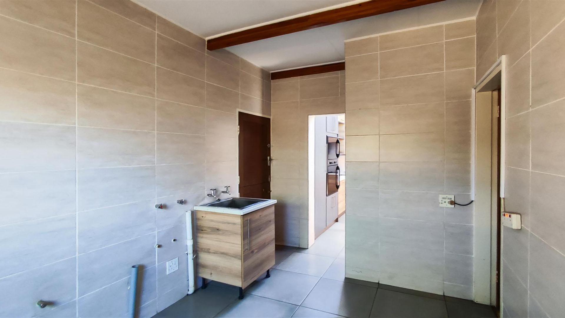 Scullery - 12 square meters of property in Terenure