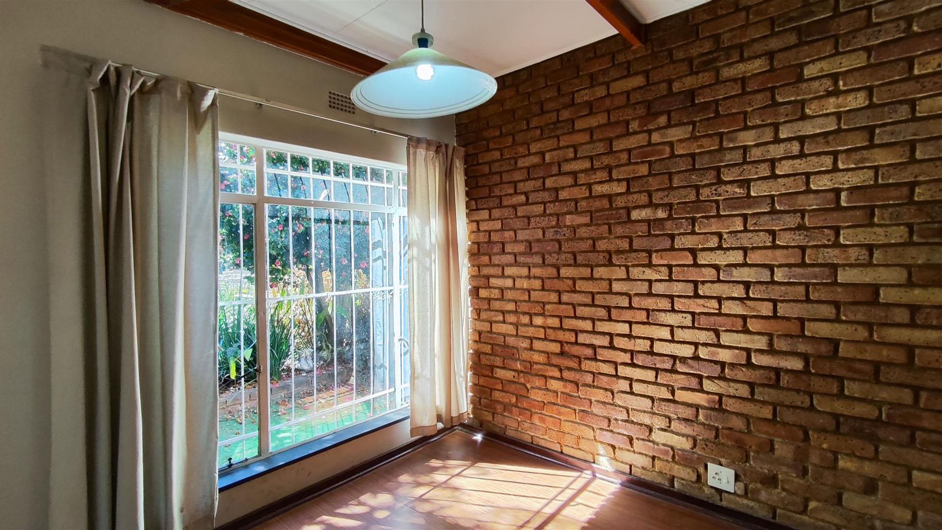Bed Room 4 - 11 square meters of property in Terenure