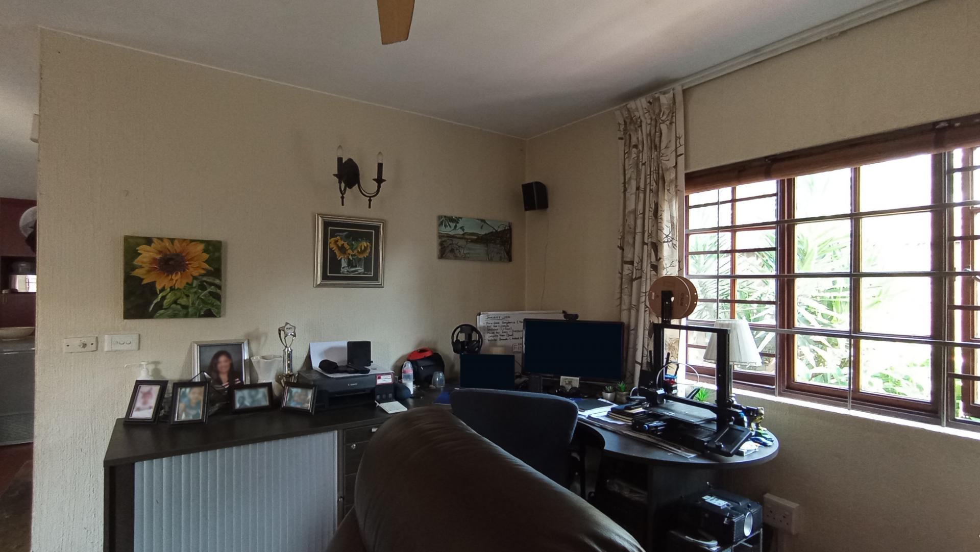 Study - 10 square meters of property in Buccleuch